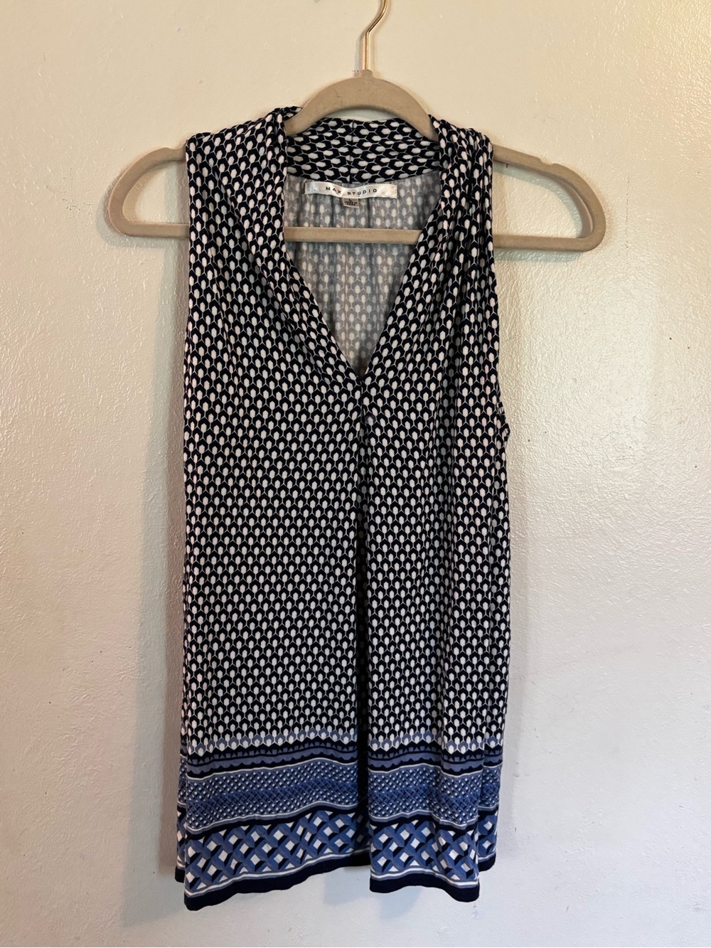Max Studio Sleeveless V-Neck Printed Tunic - Navy & White